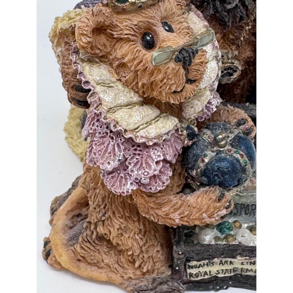 Boyds Bears – "Aurora and Rex...Saving the Family Jewels" – Resin Lion Figurine - Picture 9 of 13